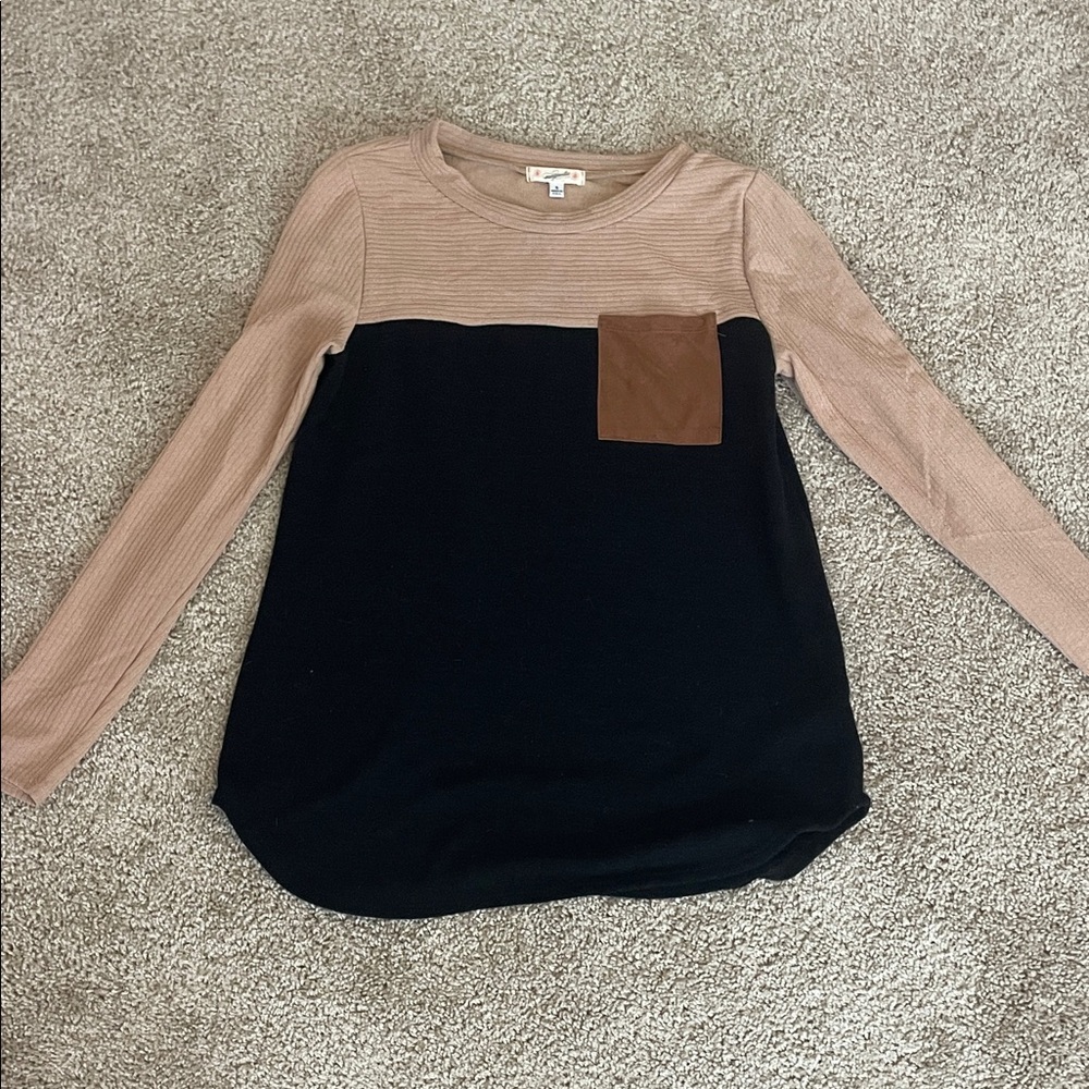Women's Long Sleeve Color Block Top - Black and Tan